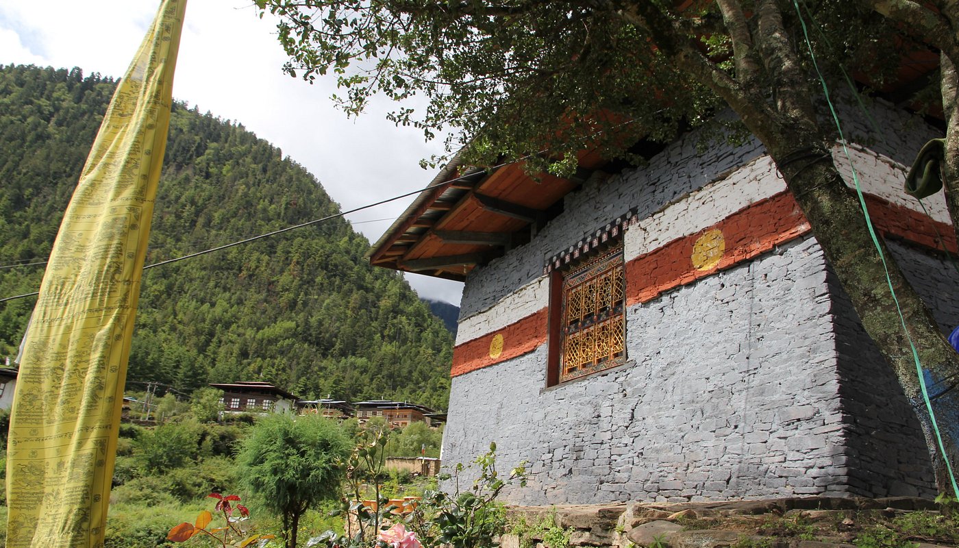 Lhakhang Nagpo